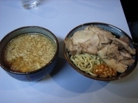 「極太角ふじづけ麺  小豚 にんにく」@鶏とふじの写真