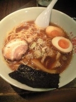 「くんたまラーメン」@竈 新宿本店の写真