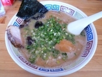 「01 長浜らーめん600円 + 23 煮玉子100円 + 替玉1」@ハングリードラゴンの写真