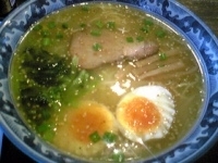 「塩らーめん・味玉」@田舎やの写真