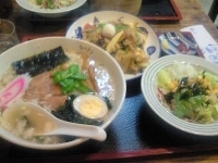 「塩こくまろ+半中華丼セット。」@ラーメンFTO 蒲生店の写真