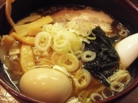 「らーめん+大盛り+味付玉子 【680円+100円+ランチサービス」@つけ麺処 くっちゃいな 環七通り店の写真