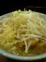 「ラーメン（￥700）、ヤサイ、ニンニク」@ラーメン二郎 池袋東口店の写真