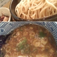 「つけ麺（太麺）+大盛（500g）+せっとちゃーしゅー飯」@つけ麺 紅葉の写真