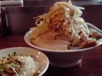 「じ郎ラーメン（ちょとヤサイ・味濃い目・アブラ）+ヤサイ増し（12」@円熟屋 本店の写真