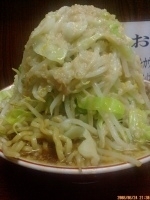 「ラーメン（ヤサイマシマシ ニンニクマシマシ アブラ） 600円」@ラーメン大 西荻店の写真