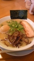 「ラーメン+味付け玉子」@博多長浜ラーメン フクフクの写真