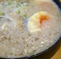 「味噌らーめん  味玉 背脂いっぱい」@チャッチャ系らーめん もん吉の写真