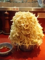 「油そば大盛+ブタ+温泉玉子（野菜多め、ニンニク、脂多め、味濃いめ」@麺香房 暖々の写真