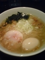 「限定塩らぁ麺+名古屋コーチン味付け玉子」@支那そばや 新横浜ラーメン博物館店の写真