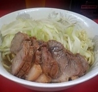 「汁なし（小） 600円（ニンニクマシマシ）+ぶたマシ 100円」@ラーメン二郎 環七一之江店の写真