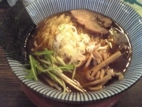 「しょうゆラーメン+大盛（650円+100円）」@秋刀魚中華そば 生粋の写真