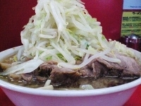 「小豚（ヤサイましましニンニク）」@ラーメン二郎 神田神保町店の写真