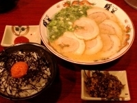 「チャーシューメン 700円 + 明太子ごはん 200円」@暖暮 香椎店の写真