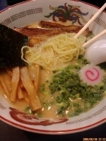 「ラーメン（細麺、固さ普通）+替え玉（バリカタ） 500円+100」@じぃ麺’75の写真