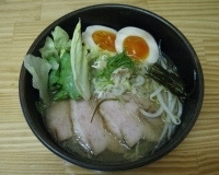 「塩しろ八麺+わさび」@旬麺しろ八の写真