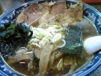 「チャーシューらーめん 太麺 特製コクだれ 950円」@たから家 調布店の写真