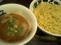 「つけめん+大盛（700円+100円）」@麺屋あらき 竈の番人外伝の写真