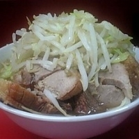 「小ぶた入り（ヤサイ、ニンニク） 700円」@ラーメン二郎 小岩店の写真