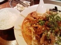 「ぶたみそ + サービスご飯 （900円）」@旭川味噌ラーメン せいべえ 上野本店の写真