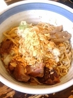 「ガーリック油そば」@九段 斑鳩の写真