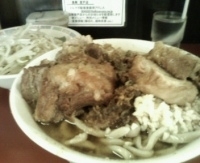 「蓮エビ小豚ラーメン1050円（野菜別盛にんにくマシマシ）+巻きチ」@蓮爾 登戸店の写真