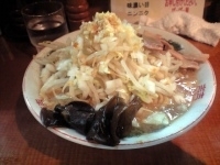 「ラーメン（ニンニク、野菜、玉葱）（700円）」@らーめん ぽっぽっ屋 水道橋店の写真