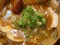 「赤味噌ラーメン（650円）+サービスライス」@威風 秋葉原店の写真