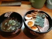 「天天つけ麺（醤油・太麺）大盛+味玉+メンマ（1050円）」@ラーメン天天の写真