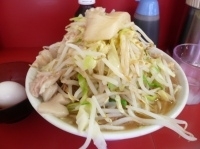 「小（ニンニク少な目他全マシ）+生卵」@ラーメン二郎 桜台駅前店の写真