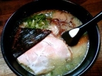 「とんこつらーめん」@とんこつ名人 かつみ屋 本店の写真