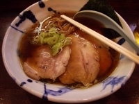 「支那そば醤油+チャーシュー」@支那そば 将華の写真