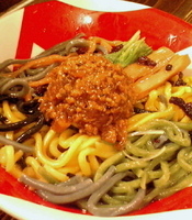 「五輪麺 釜玉バージョン 800円」@すごい煮干ラーメン凪 新宿ゴールデン街店 本館の写真