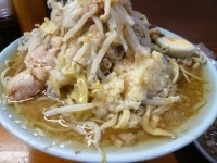 「ラーメン（全マシ+ショウガダレ）」@ラーメン富士丸 板橋南町店の写真