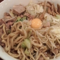 「油そば（麺大盛・野菜・ニンニク・背アブラ）+ライス」@UNDER GROUND RAMENの写真