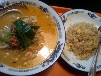 「ラーメンセット（担々麺+チャーハン）700円」@海味鮮 都賀駅前店の写真