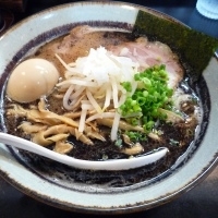 「とりそば（黒）730円 + 特のせ280円」@麺堂 稲葉の写真