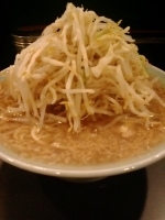 「ラーメン 600円（ヤサイマシマシ + 濃い目）」@ラーメン 新橋店の写真