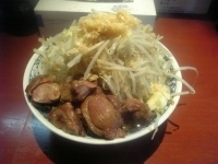 「らーめん（野菜ちょっと多め、にんにく）+豚増し」@麺香房 暖々の写真