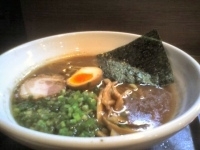 「醤油らぁ麺」@麺屋 陣 上尾店の写真