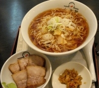 「和風冷やしラーメン+餃子+ライス」@喜多方ラーメン 坂内 四谷店の写真