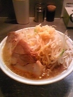 「ラーメン600円（野菜・にんにく）」@ラーメン大 堀切店の写真