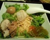 「冷やしジュレ麺（味玉+大盛り）」@麺者 服部の写真