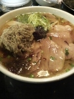 「あっさり味 塩ラーメン + 中盛 +チャーシュー +おぼろ昆布」@塩やの写真