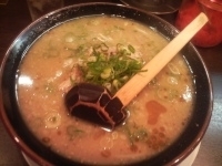 「豚骨ラーメン+じゃこ飯」@ラーメン雅 本店の写真