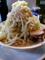 「ラーメン 600円（野菜マシマシ・にんにく・ 脂多め・ 味濃いめ」@らーめん大 蒲田店の写真