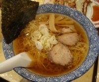 「魚味さっぱりラーメン+でっかい手作り餃子+ごはん（大）」@中野製麺所直営店 めぐさめんこの写真