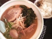 「みそラーメン￥600+玉子（クーポン）+小ライス（サービス）」@北海道みそラーメン くまちゃんの写真