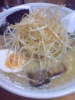 「とんこつ味噌ラーメン（こってり ねぎトッピング）」@ラーメン 利尻 北茨城本店の写真