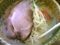 「豚めん塩（熊本麺）+替玉（白玉） 650円+100円」@遊雅の写真